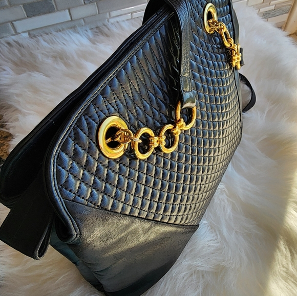 BALLY~ Buttery Lambskin Bag! SO GOOD! - Picture 3 of 17